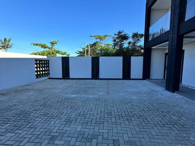 Sobrado para Venda em Guaratuba - 4