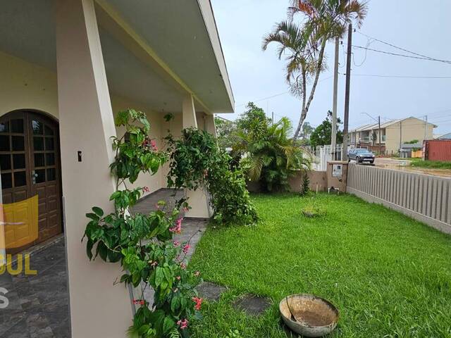 #1708C11F - Casa para Venda em Guaratuba - PR
