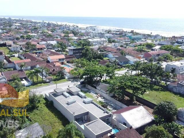 #1711C13E - Casa para Venda em Guaratuba - PR