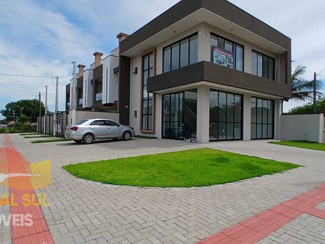 Sobrado para Venda em Guaratuba - 4