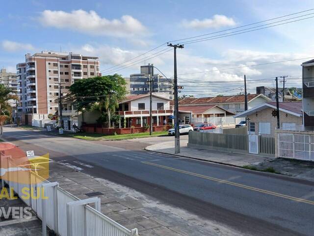 Apartamento para Venda em Guaratuba - 5