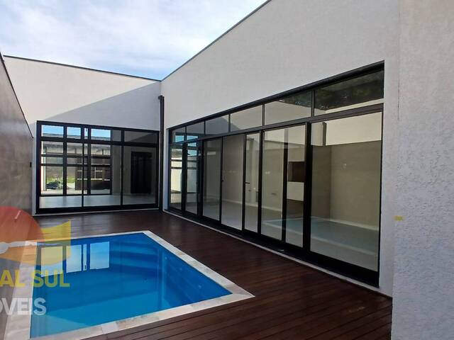 #1397C6E - Casa para Venda em Guaratuba - PR