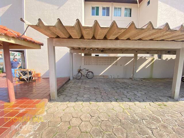 Apartamento para Venda em Guaratuba - 5