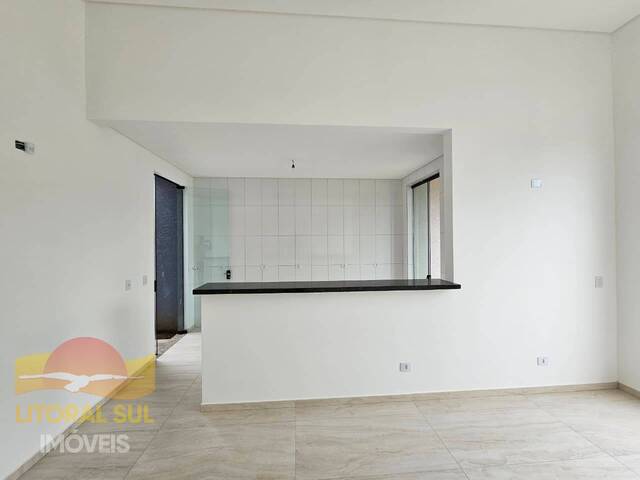 Casa para Venda em Guaratuba - 2