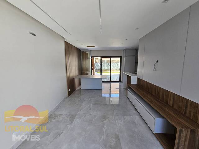 Sobrado para Venda em Guaratuba - 5