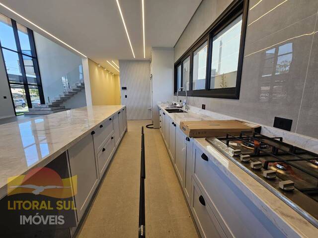 #1694S - Sobrado para Venda em Guaratuba - PR