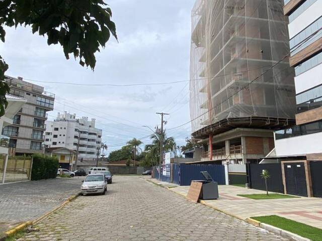 Apartamento para Venda em Guaratuba - 5