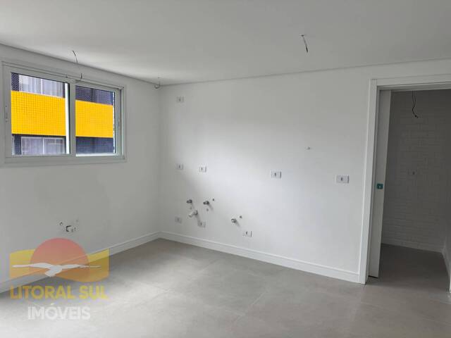 Apartamento para Venda em Guaratuba - 5